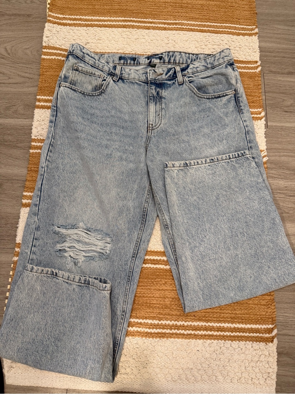 Wild Fable Light Blue Women's High-Rise Distressed Jeans